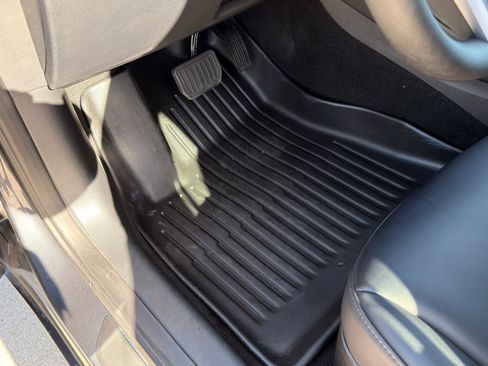 Used 2023 Tesla Model 3 Standard Range RWD image 12