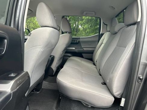 Used 2019 Toyota Tacoma SR5 AWD/4WD image 24