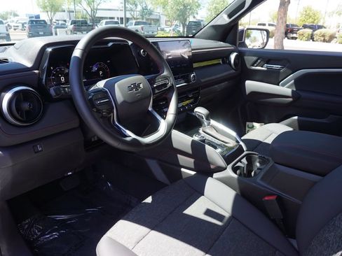 Used 2024 Chevrolet Colorado Z71 w/ Z71 Convenience Package 2 AWD/4WD image 19