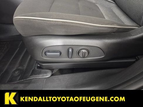 Used 2023 Chevrolet TrailBlazer LT w/ Convenience Package AWD/4WD image 23