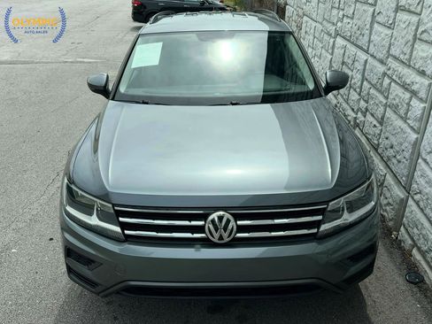 Used 2018 Volkswagen Tiguan SE FWD image 2