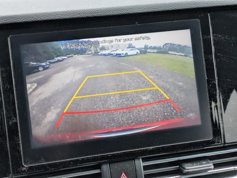 Used 2020 Kia Niro LXS FWD image 12