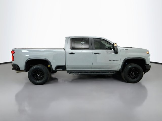 Used 2024 Chevrolet Silverado 2500 ZR2 w/ Technology Package AWD/4WD image 8