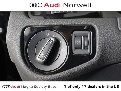 Used 2017 Volkswagen Golf 4-Door AWD/4WD image 22