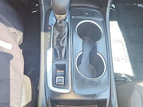 Used 2023 Chevrolet Equinox LT image 19