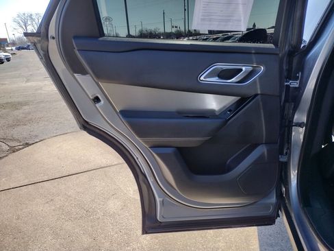 Used 2018 Land Rover Range Rover Velar S image 28