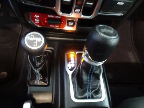 Certified 2023 Jeep Wrangler Unlimited Rubicon 4xe w/ Steel Bumper Group image 10