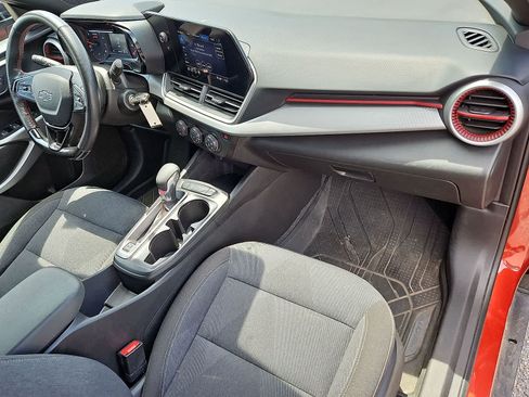 Used 2024 Chevrolet Trax RS w/ Driver Confidence Package FWD image 31