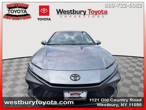 Used 2026 Toyota Camry SE w/ Convenience Package FWD image 3
