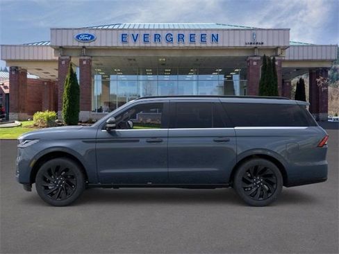 New 2025 Lincoln Navigator L Reserve w/ Jet Appearance Package image 3