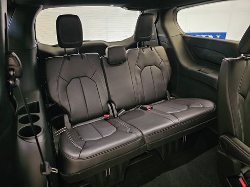New 2026 Chrysler Pacifica Select w/ S Appearance Package FWD image 30