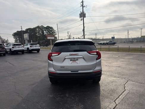 Used 2022 GMC Terrain SLE image 6