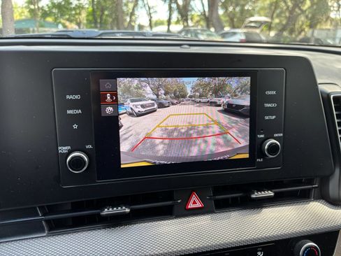 Used 2025 Kia Sportage LX FWD image 22