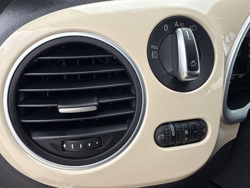 Used 2019 Volkswagen Beetle 2.0T S image 27