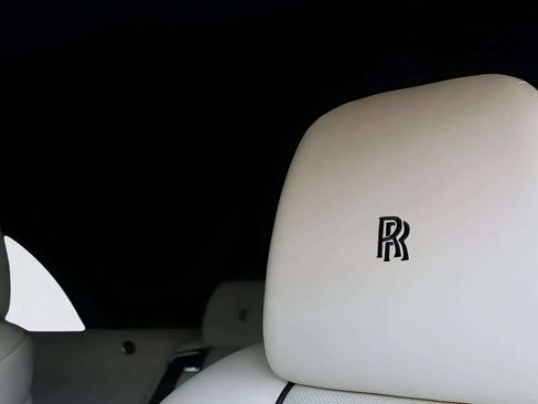 Used 2018 Rolls-Royce Dawn RWD image 9