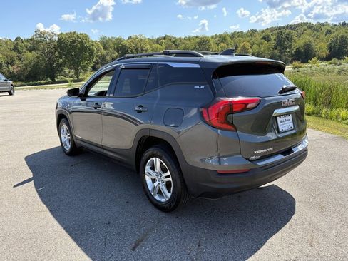 Used 2018 GMC Terrain SLE w/ Driver Convenience Package image 3