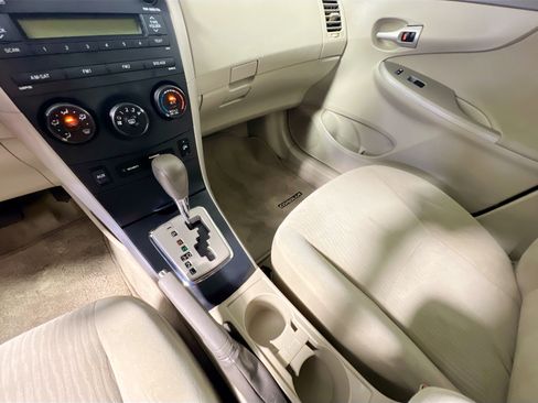 Used 2010 Toyota Corolla LE FWD image 24