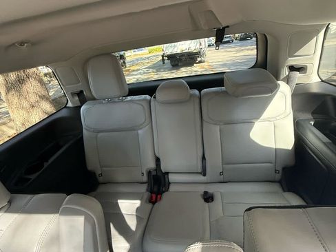 Used 2025 Ford Expedition Platinum image 15