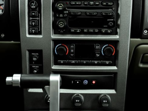 Used 2003 HUMMER H2 w/ Preferred Equipment Group AWD/4WD image 20