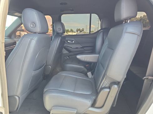 Used 2023 Chevrolet Traverse LT AWD/4WD image 13