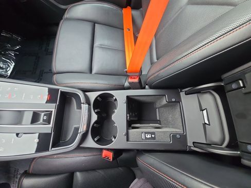 Used 2023 Porsche Macan image 20