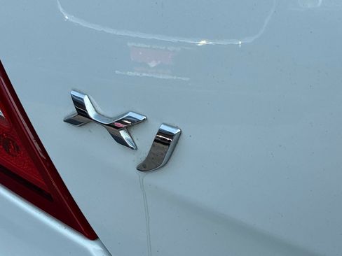 Used 2013 Jaguar XJ RWD image 12