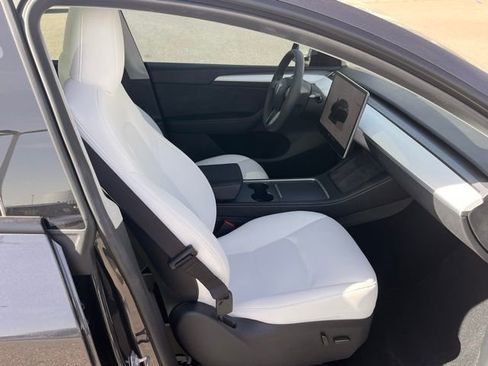 Used 2024 Tesla Model Y Performance image 8