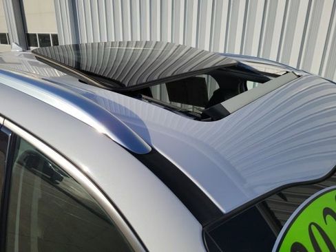 Used 2023 Kia Telluride EX w/ EX Captain's Chair Package image 3