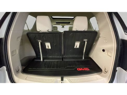 Certified 2021 GMC Acadia Denali w/ Denali Ultimate Package AWD/4WD image 18