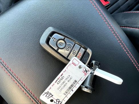 Used 2025 Ford Explorer ST-Line w/ Premium Package image 12