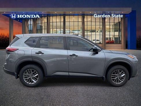 Used 2025 Nissan Rogue S AWD/4WD image 5