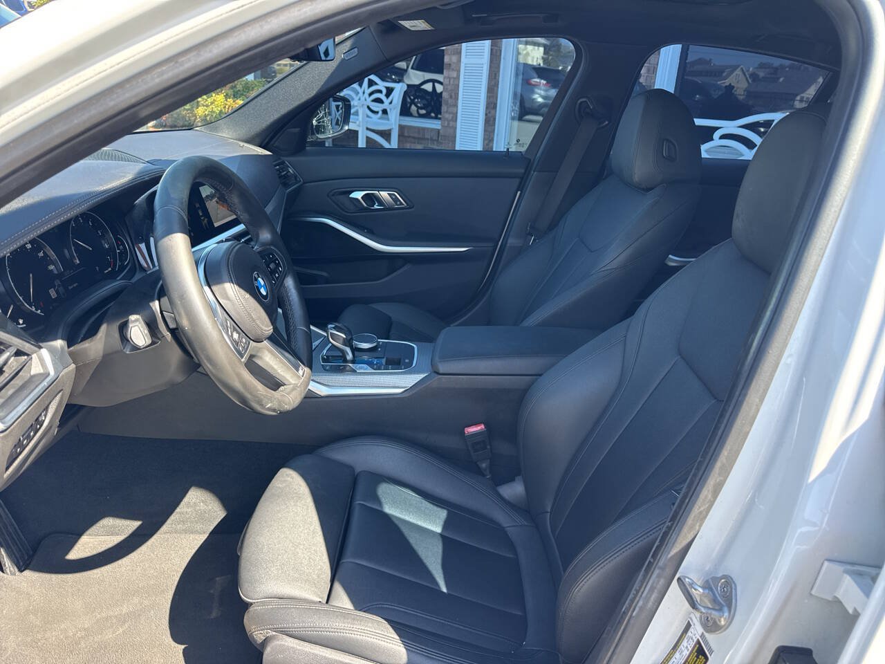 Used 2020 BMW 330i Sedan w/ M Sport Package RWD image 16