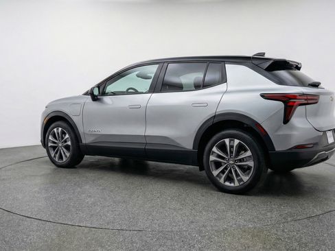 Used 2025 Chevrolet Equinox LT FWD image 6