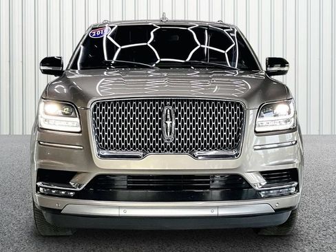 Used 2019 Lincoln Navigator Reserve AWD/4WD image 2
