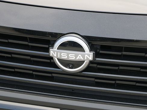 Used 2026 Nissan Kicks SR w/ Cold Weather Package image 12