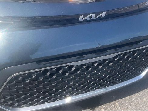 Used 2025 Kia Soul LX w/ LX Technology Package FWD image 29