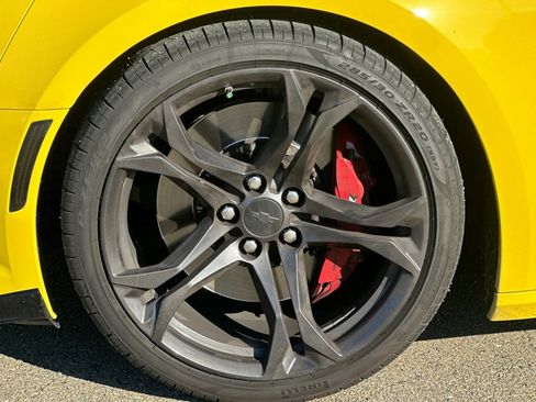 Used 2018 Chevrolet Camaro SS image 16