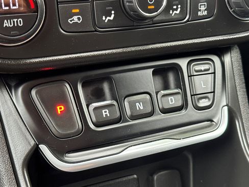 Used 2019 GMC Terrain SLE w/ Driver Convenience Package FWD image 34
