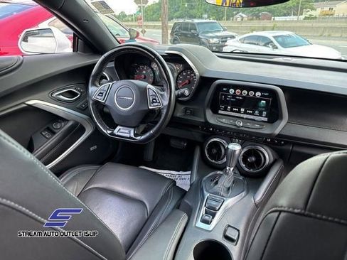 Used 2018 Chevrolet Camaro SS image 17