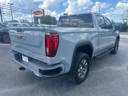 Used 2024 GMC Sierra 1500 AT4 w/ Technology Package AWD/4WD image 4