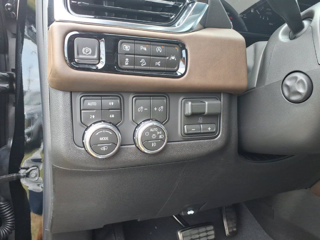 New 2026 GMC Yukon XL Denali Ultimate AWD/4WD image 19