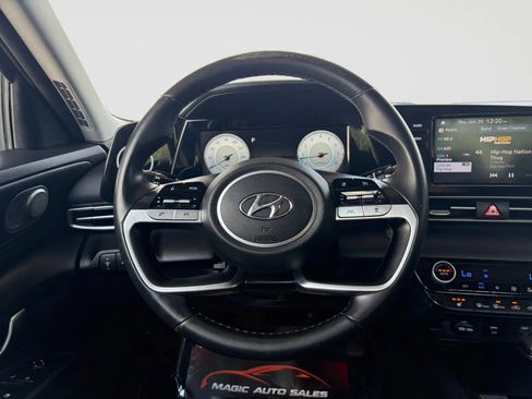 Used 2022 Hyundai Elantra SEL w/ Convenience Package FWD image 30