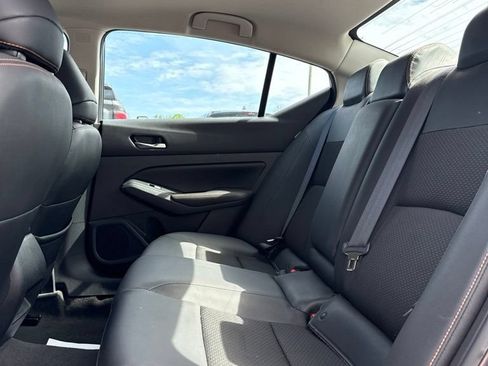 Used 2022 Nissan Altima 2.5 SR AWD/4WD image 10