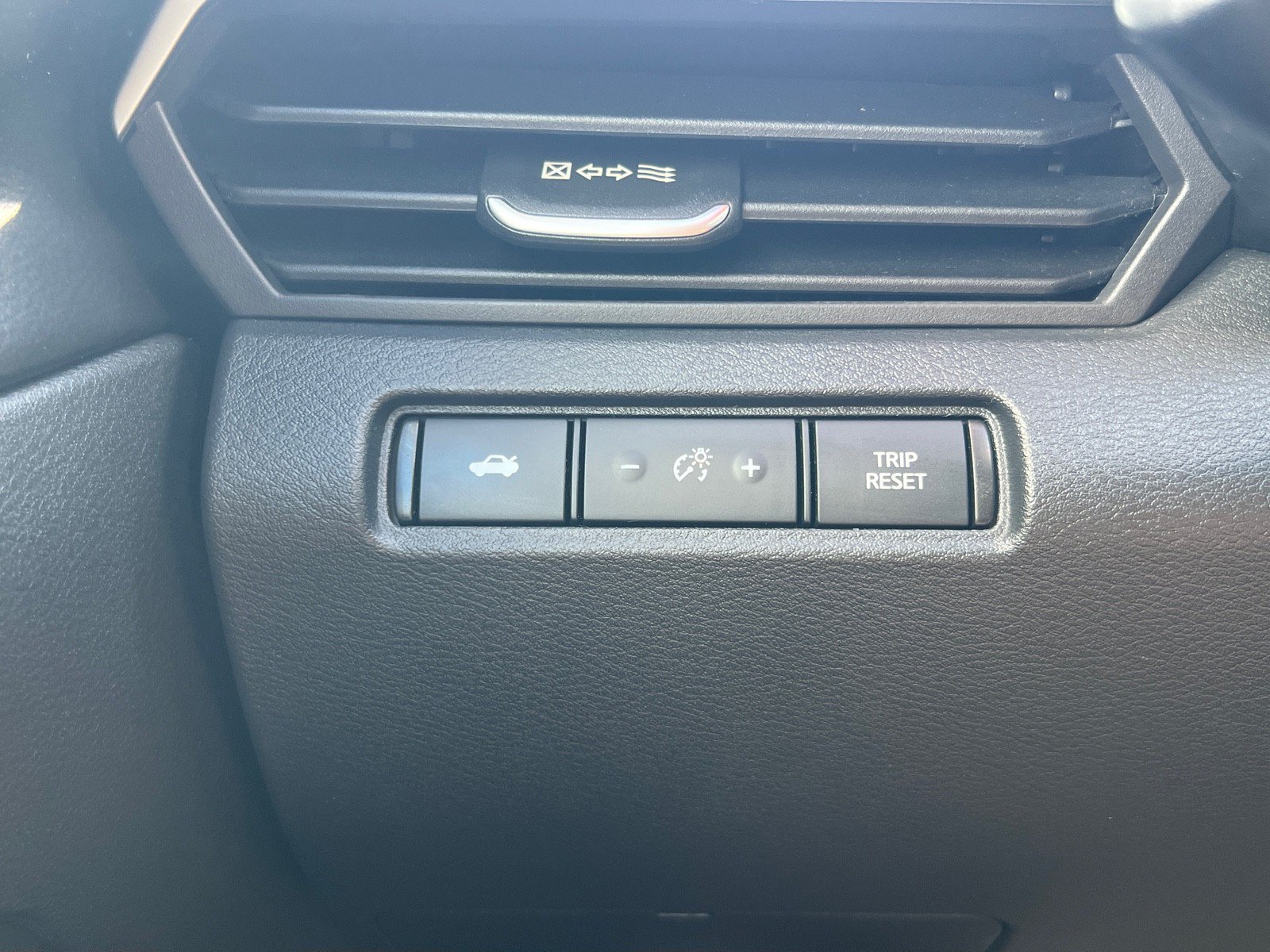 Used 2021 Nissan Altima 2.5 SR FWD image 28