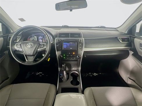 Used 2017 Toyota Camry SE image 27