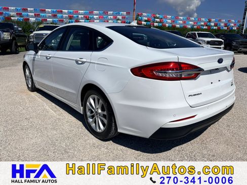 Used 2019 Ford Fusion SE FWD image 3