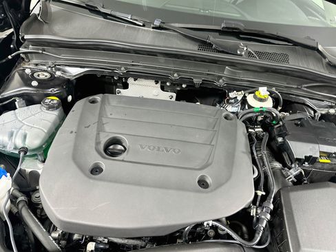 Used 2026 Volvo XC40 B5 Plus AWD/4WD image 34