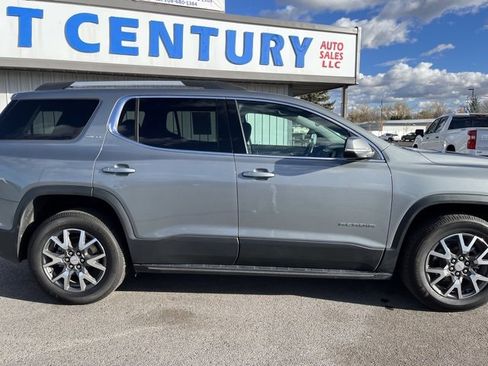 Used 2023 GMC Acadia SLE w/ Driver Convenience Package image 12