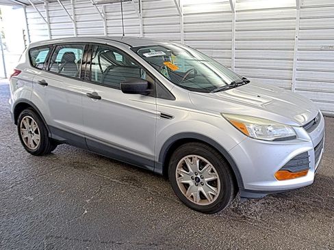 Used 2015 Ford Escape S FWD image 4