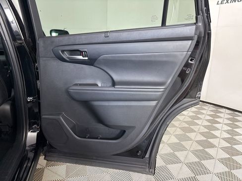 Used 2025 Toyota Highlander XSE AWD/4WD image 27